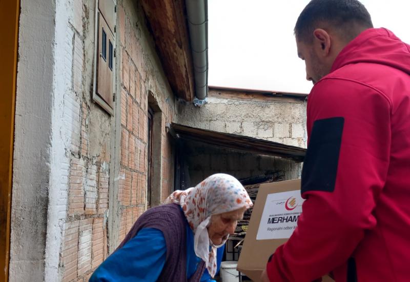 Merhamet Mostar podijelio 435 paketa pomoći