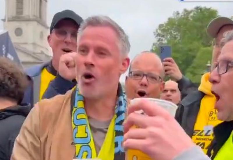 VIDEO I Jamie Carragher pije u društvu navijača Borussije