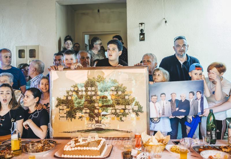 FOTO | Četiri okrugla rođendana obitelji Crnjac bila su dovoljan razlog za slavlje u Bijelom Polju
