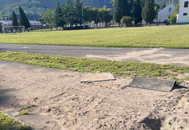 Iz Škole Atletike Mostar upozoravaju na devastaciju terena i uznemiravanje djece