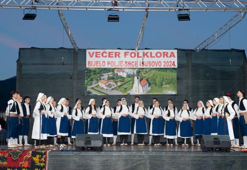 Svečano proslavljena prva večer trodnevnice i večer folklora u Bijelom Polju  - Svečano proslavljena prva večer trodnevnice i 