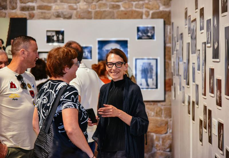 U Dubrovniku otvorena izložba fotografija  „Prvo ratno kino Apollo“