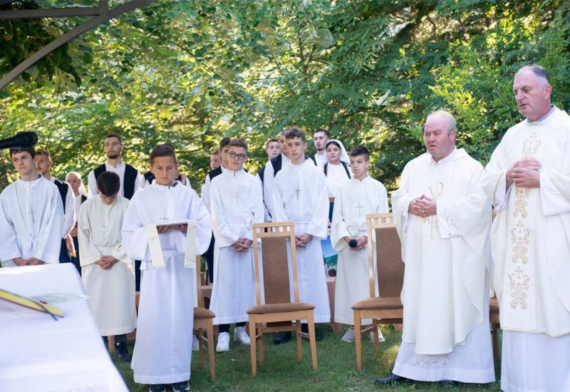 Srce Isusovo i posvetna molitva prije svete Mise - Obred u Bijelom Polju: Srce Isusovo i posvetna molitva prije svete Mise