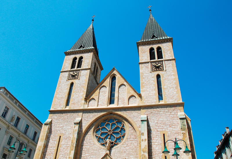 Mladići ometali svetu misu u sarajevskoj Katedrali 