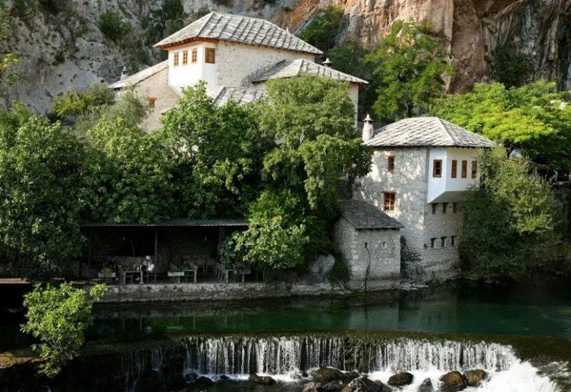 Blagaj Tekija  - Hrvati o Blagaju: Jedinstvena destinacija za izlet koja nudi spoj povijesti, ljepote i legendi 