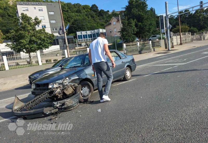Manja prometna nesreća na sjevernom izlazu iz Mostara - Prometna nesreća na sjevernom izlazu iz Mostara 