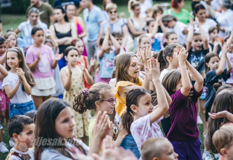 FOTO/VIDEO | Mini Disco rasplesao mališane