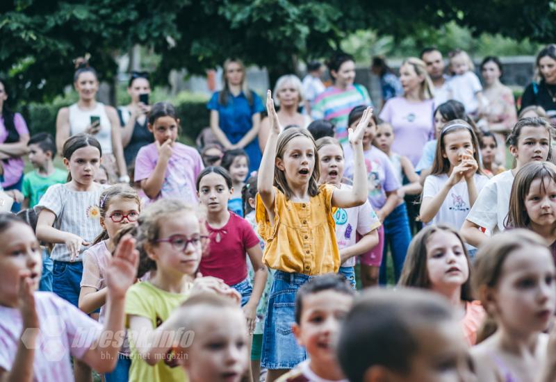 FOTO/VIDEO | Mini Disco rasplesao mališane