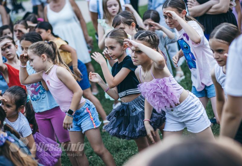 FOTO/VIDEO | Mini Disco rasplesao mališane