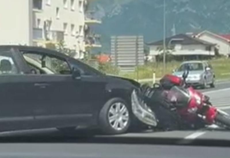 Mostar: Sudar vozila i motocikla na magistralnom putu M-17 