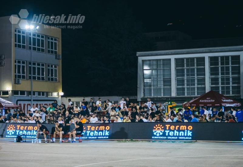 Futsal turnir Mostar Premier kladionica - FOTO | Četvrtfinalna večer iza Desete donijela brojna uzbuđenja: Večeras se igraju polufinalni susreti uz bogate nagrade