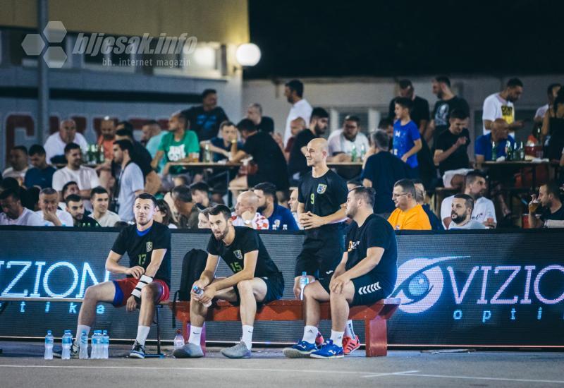 Futsal turnir Mostar Premier kladionica - FOTO | Četvrtfinalna večer iza Desete donijela brojna uzbuđenja: Večeras se igraju polufinalni susreti uz bogate nagrade