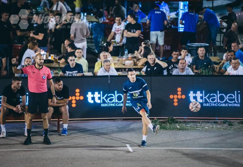 Futsal turnir Mostar Premier kladionica - FOTO | Četvrtfinalna večer iza Desete donijela brojna uzbuđenja: Večeras se igraju polufinalni susreti uz bogate nagrade