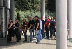 FOTO | Veliki broj prijatelja, suigrača i sugrađana ispratio Kulju na posljednji počinak