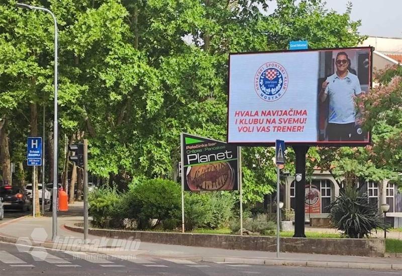 Petrović zakupio billboarde po Mostaru i poručio: ''Voli vas trener!''