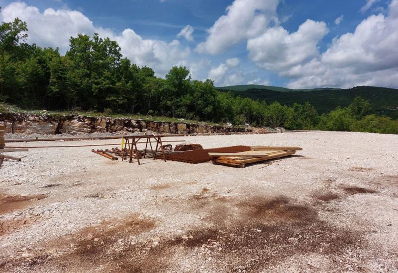 Priprema terena za gradnju - Gradi se sportsko-rekreacijski centar na Raškoj Gori 