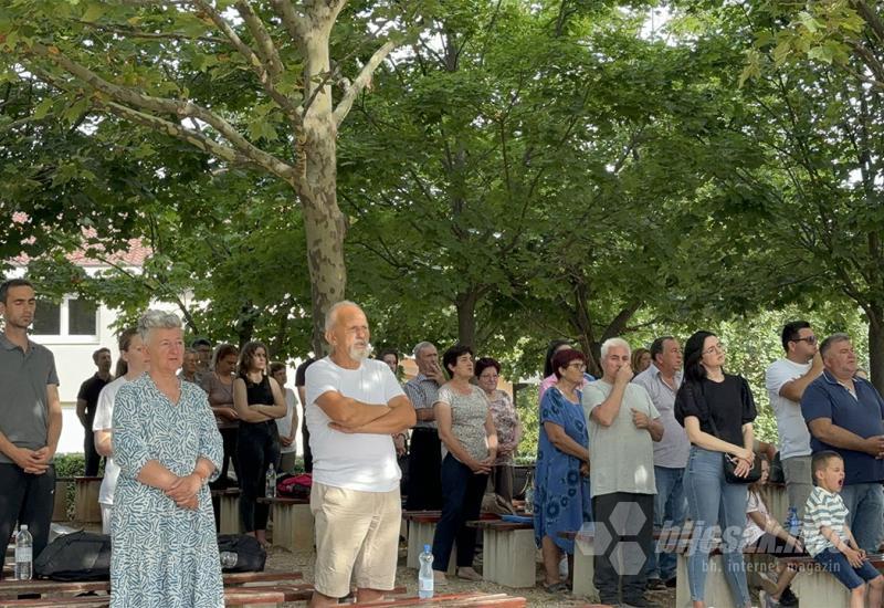 Međugorje danas slavi 43. godišnjicu Gospinih ukazanja - FOTO Međugorje danas slavi 43. godišnjicu Gospinih ukazanja