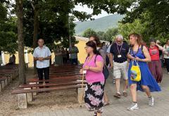 FOTO | 43. godišnjica Gospinih ukazanja: Posjetili smo Međugorje 