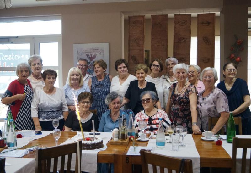 Proslava 52. godina mature Srednje trgovačke škole Mostar - FOTO | Proslava 50. i 52. godišnjice mature u Mostaru: 