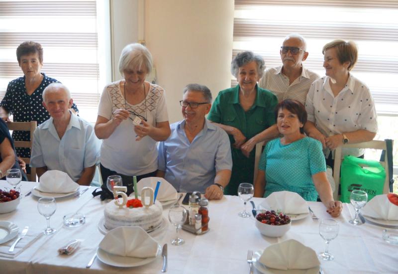 FOTO | Proslava 50. i 52. godišnjice mature u Mostaru: "Bilo je suza i smijeha" 