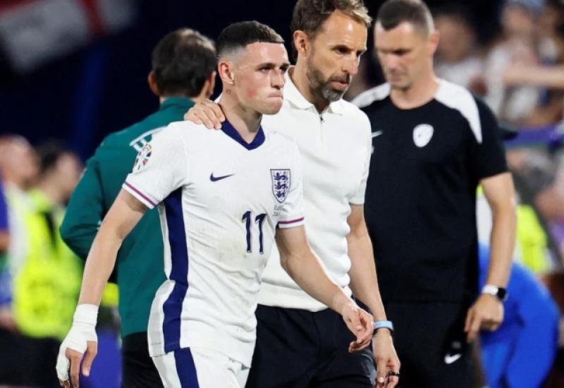 Phil Foden  - Foden napustio kamp Engleske uoči osmine finala