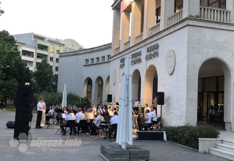 Ljetni rođendanski koncert: Divna večer u Mostaru posvećena glazbenim velikanima