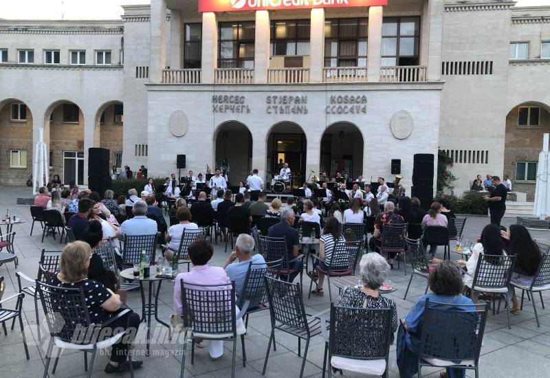 Ljetni rođendanski koncert: Divna večer u Mostaru posvećena glazbenim velikanima