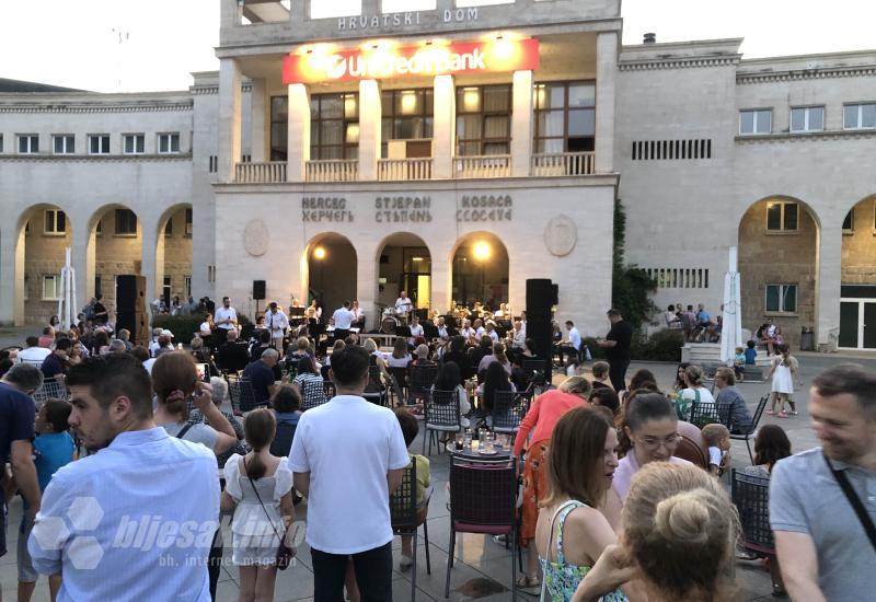 Ljetni rođendanski koncert: Divna večer u Mostaru posvećena glazbenim velikanima