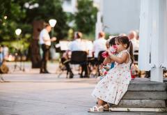 Ljetni rođendanski koncert: Divna večer u Mostaru posvećena glazbenim velikanima