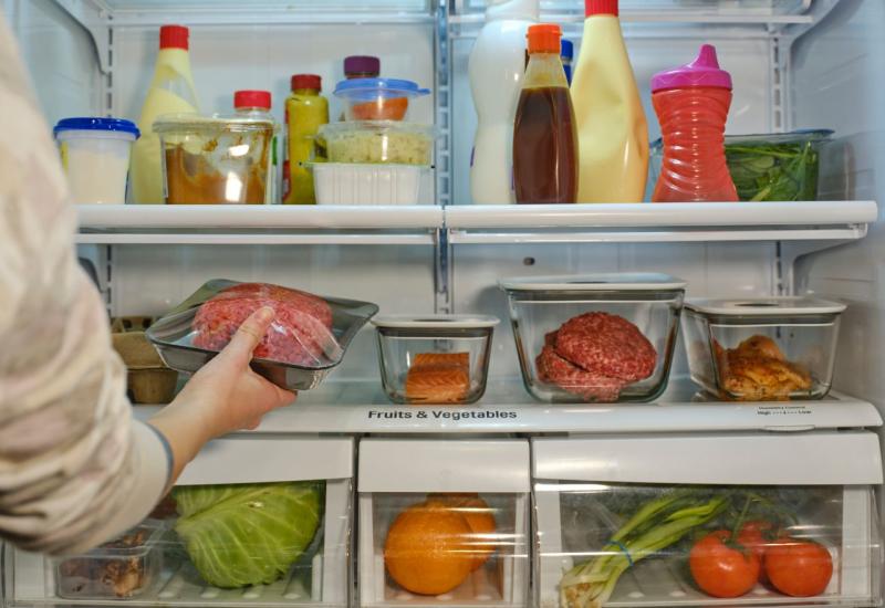Kako se riješiti neugodnog mirisa u vašem hladnjaku i zamrzivaču?