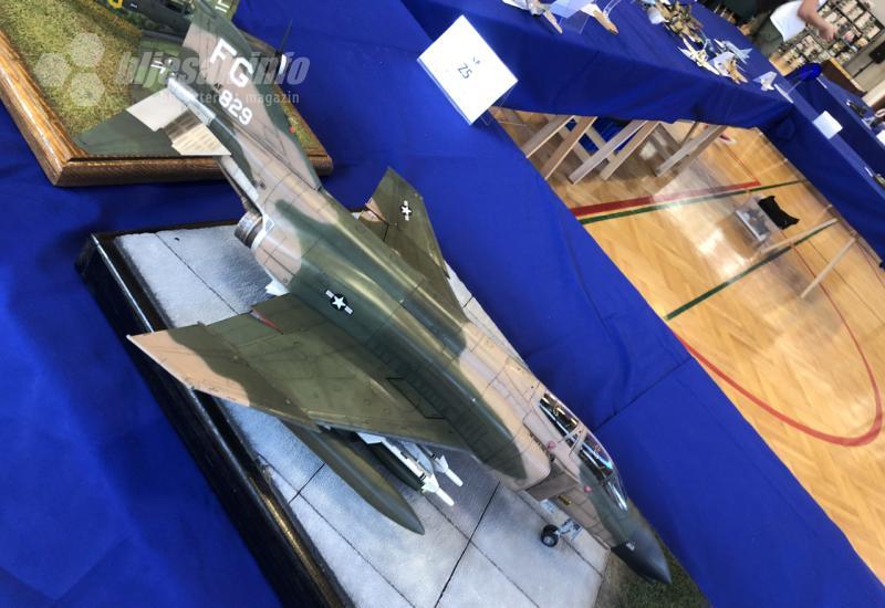 maketa zrakoplova F-4 Phantom II - Maketarstvo: Prozor u svijet plastičnih minjatura i malih remek djela
