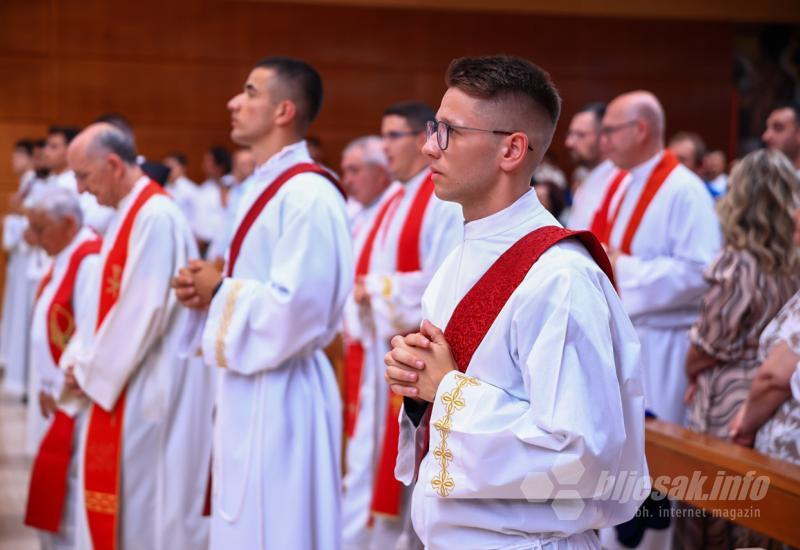 FOTO Hercegovina dobila 8 novih svećenika