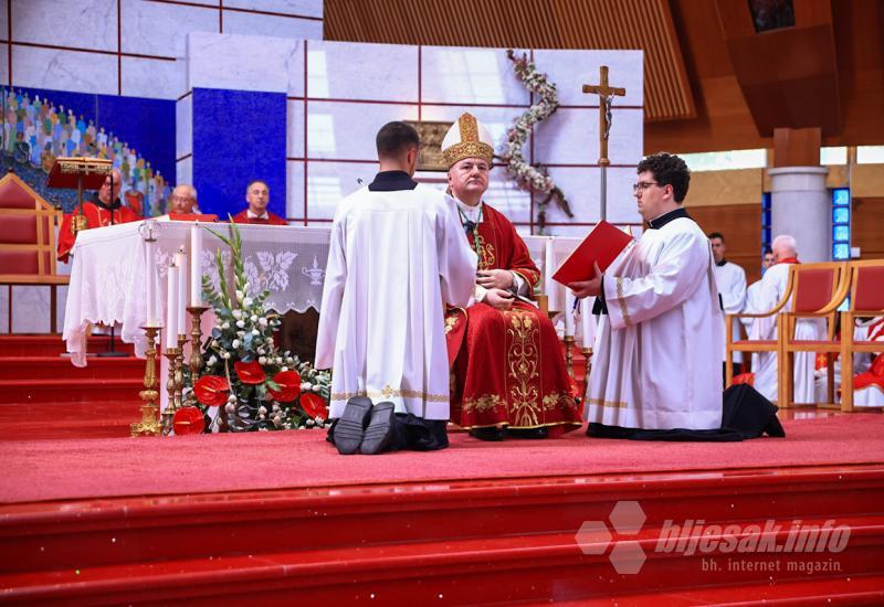 FOTO Hercegovina dobila 8 novih svećenika