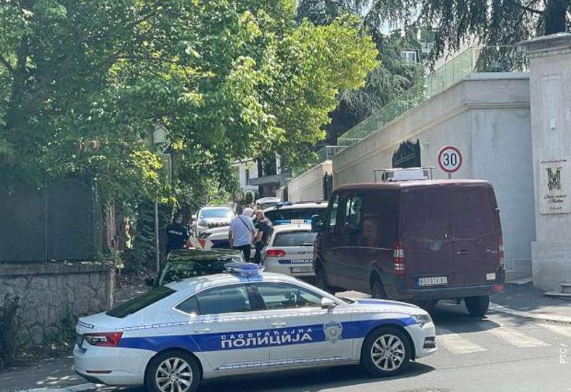 Beograd: Pripadnik Žandarmerije ranjen ispred veleposlanstva Izraela, napadač ubijen