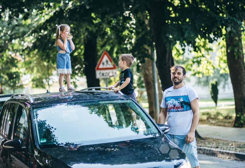 FOTO Smotra izvornog folklora Hrvata u BiH: U Mostaru prikazana raskoš nošnji, plesova, glazbe i običaja 