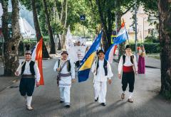 FOTO Smotra izvornog folklora Hrvata u BiH: U Mostaru prikazana raskoš nošnji, plesova, glazbe i običaja 