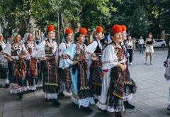 FOTO Smotra izvornog folklora Hrvata u BiH: U Mostaru prikazana raskoš nošnji, plesova, glazbe i običaja 