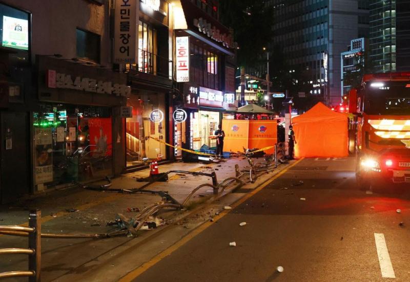 VIDEO| Automobil udario pješake na semaforu u Seulu: Poginulo devet osoba