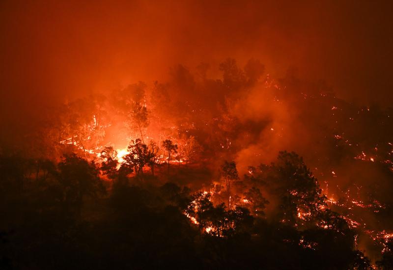 Širi se požar u sjevernoj Kaliforniji, evakuacija tisuća ljudi