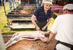 Bili smo na tradicionalnoj kupreškoj kosidbi: Vinko Čičak okitio se titulom kosbaše 