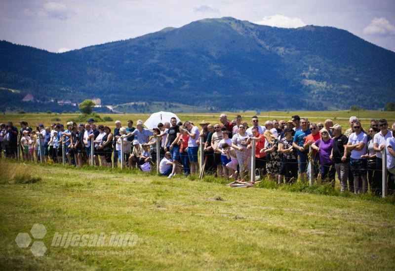 Bili smo na tradicionalnoj kupreškoj kosidbi: Vinko Čičak okitio se titulom kosbaše 