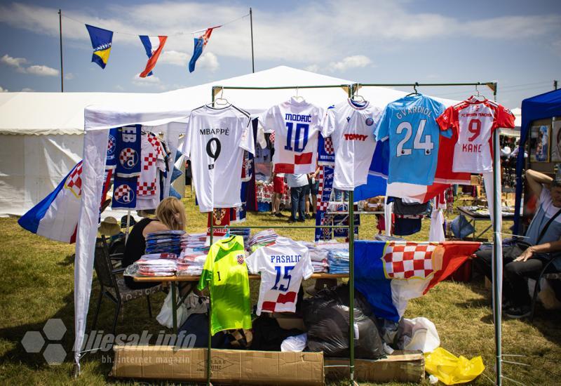 Bili smo na tradicionalnoj kupreškoj kosidbi: Vinko Čičak okitio se titulom kosbaše 