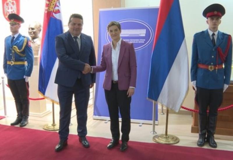 Stevandić i Brnabić u Narodnoj skupštini | Foto: RTRS - Brnabić u Narodnoj skupštini RS – Čeka se dokument o razdruživanju