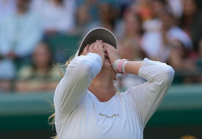 Suze nakon meča, Donna Vekić u polufinalu Wimbledona 