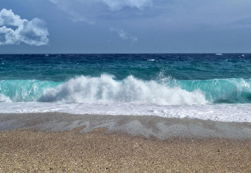 Izbjegavajte ovu popularnu plažu u Hrvatskoj, voda nije za kupanje