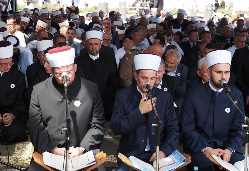 Komemoracija povodom 29. godišnjice genocida počinjenog u Srebrenici - Pozivi iz Potočara na sjećanje na ubijene i borbu protiv negiranja genocida