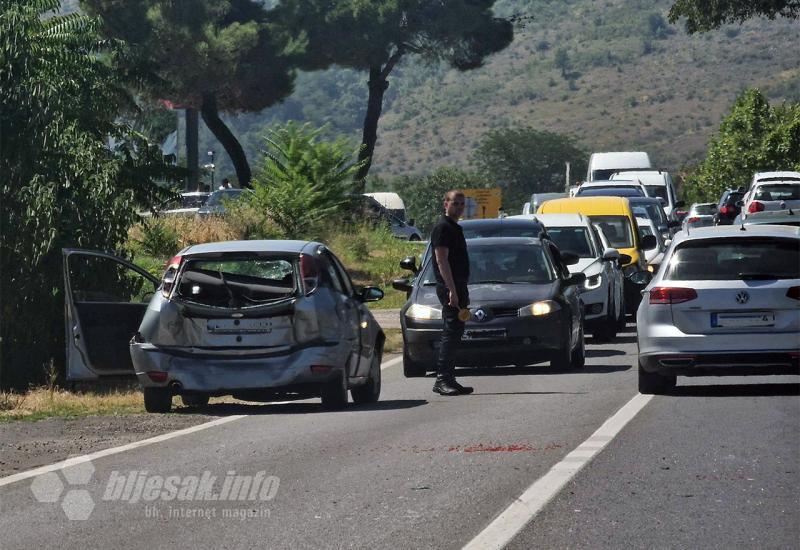 FOTO/VIDEO | Teška prometna nesreća na Buni: Sudjelovala 3 auta, ozlijeđeno dijete