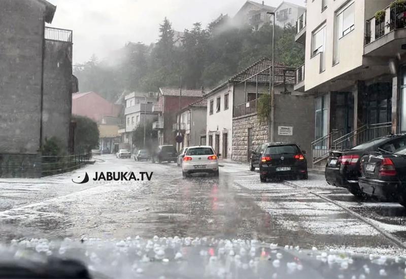 Socijalno ugroženim domaćinstvima u Hercegovini koja su pretrpjela štetu od tuče po 1000 KM