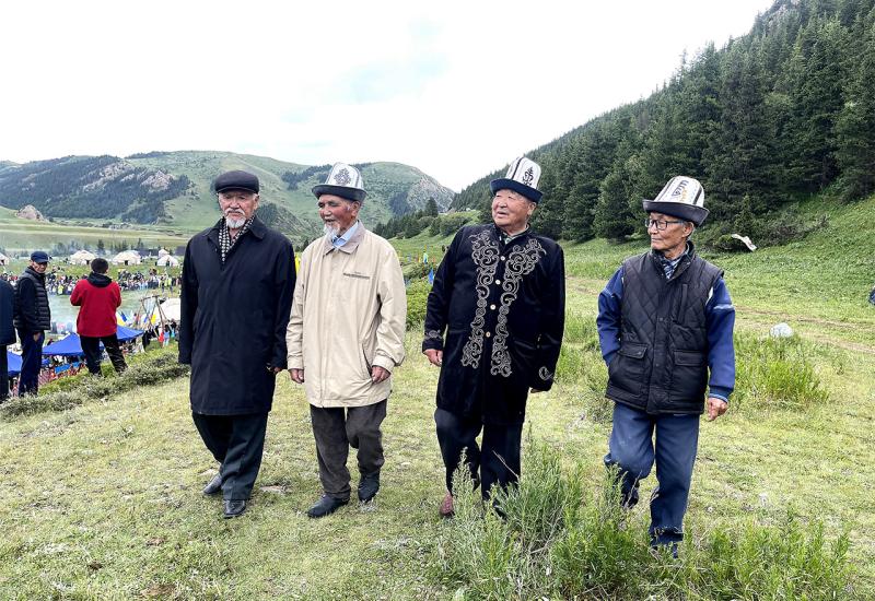 Tradicionalne seobe Kirgiza: - Tradicionalne seobe nomadskog naroda Kirgiza: Rituala, molitve i svečanost