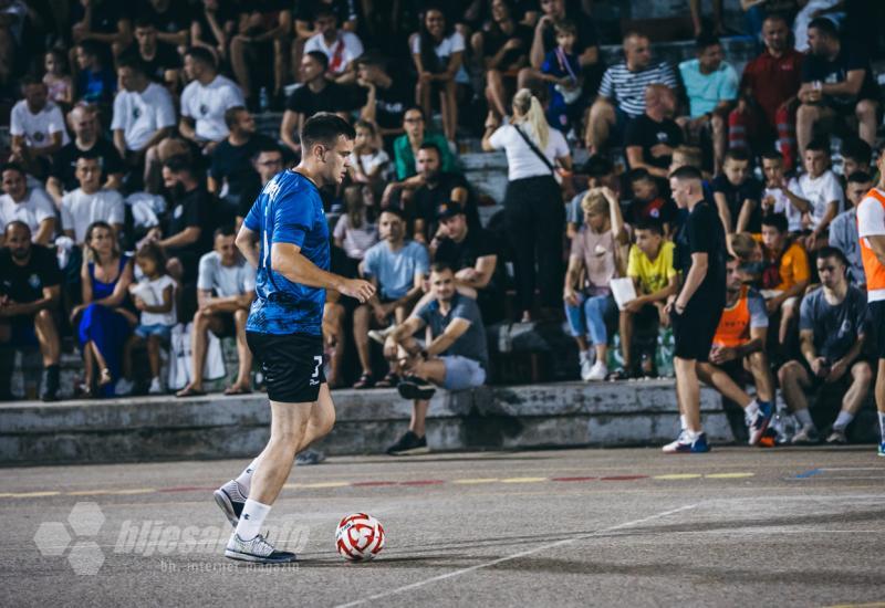 Turnir Ulica protiv ulice u Ilićima - FOTO | Turnir u Ilićima: Tadinovac nakon žestoke borbe donio pehar u svoju ulicu